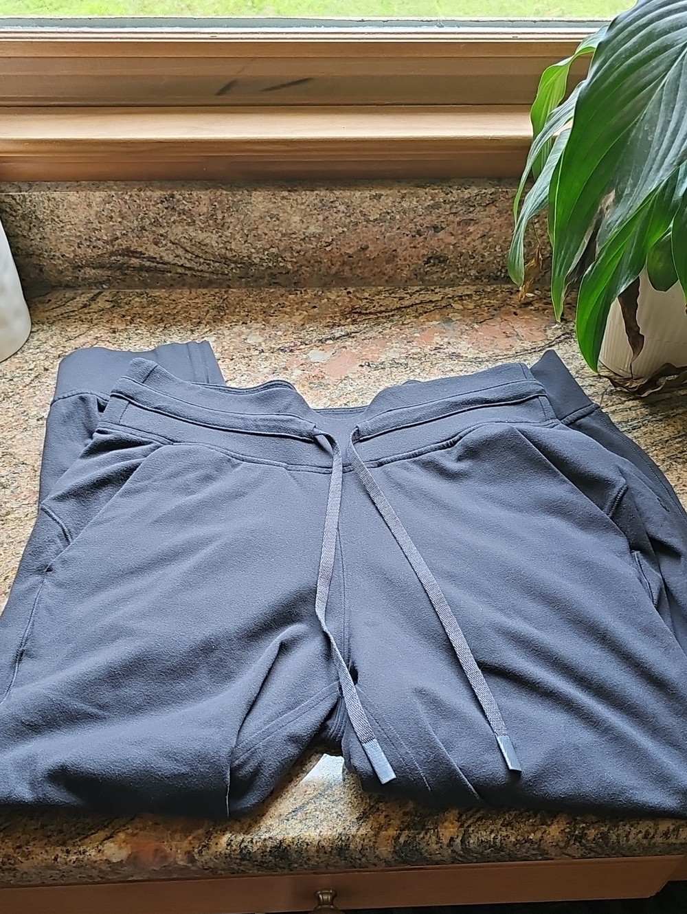 Lululemon Ready to Rulu crop